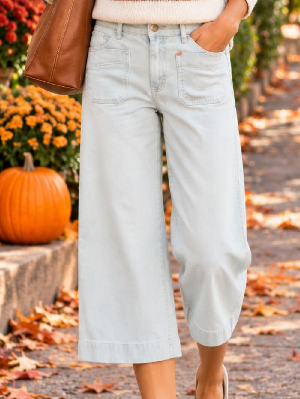Wide-Leg High-Rise Jeans in Cream